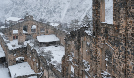Fasnal-village-at-winter-mountain-Digoria-s.jpg