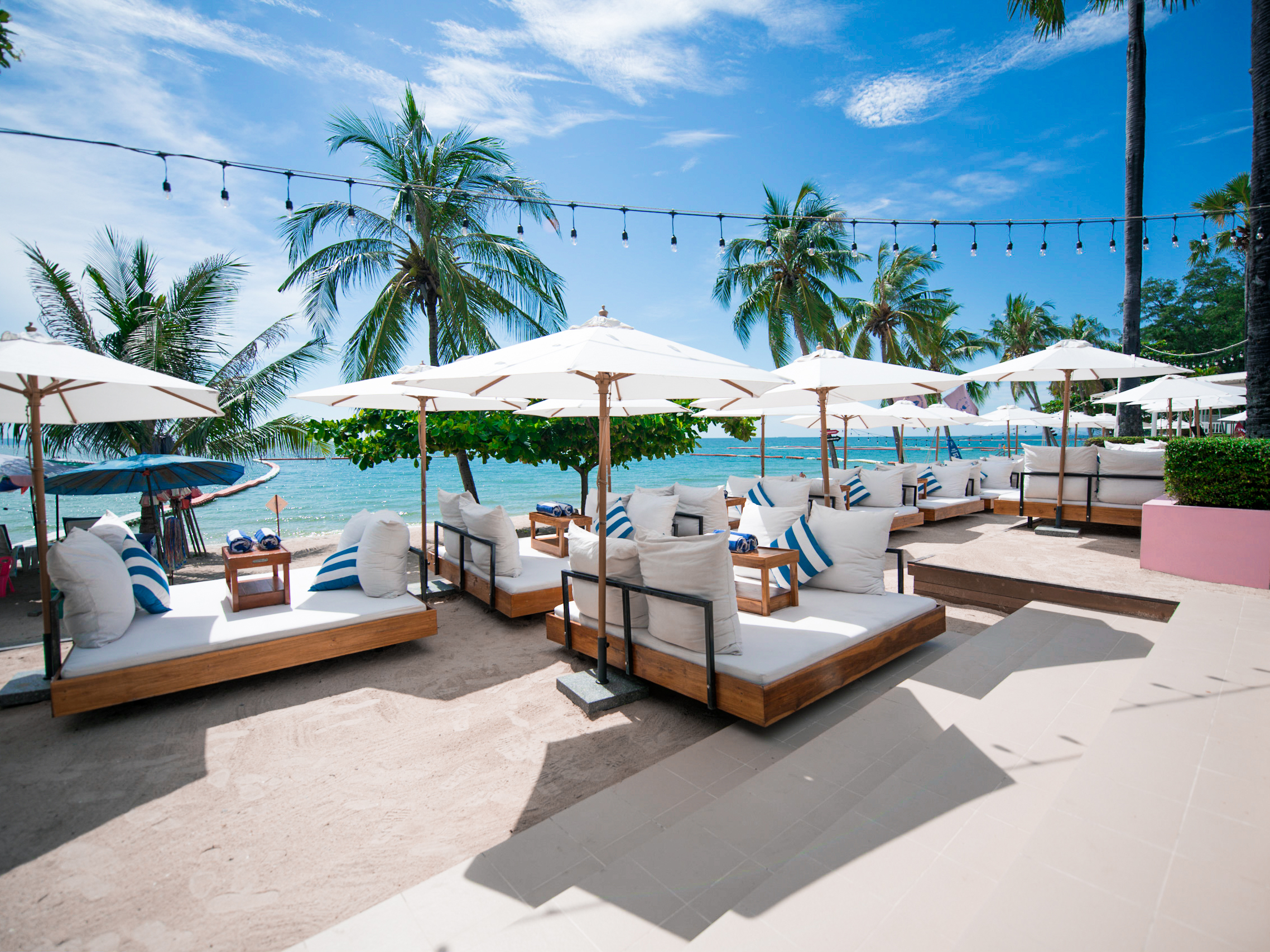 Pullman pattaya отзывы. Пульман Тайланд Паттайя. Pullman Pattaya Hotel g. Pullman Pattaya Hotel g - Sha Extra Plus. Палмен отель Паттайя Сансет лаунж.