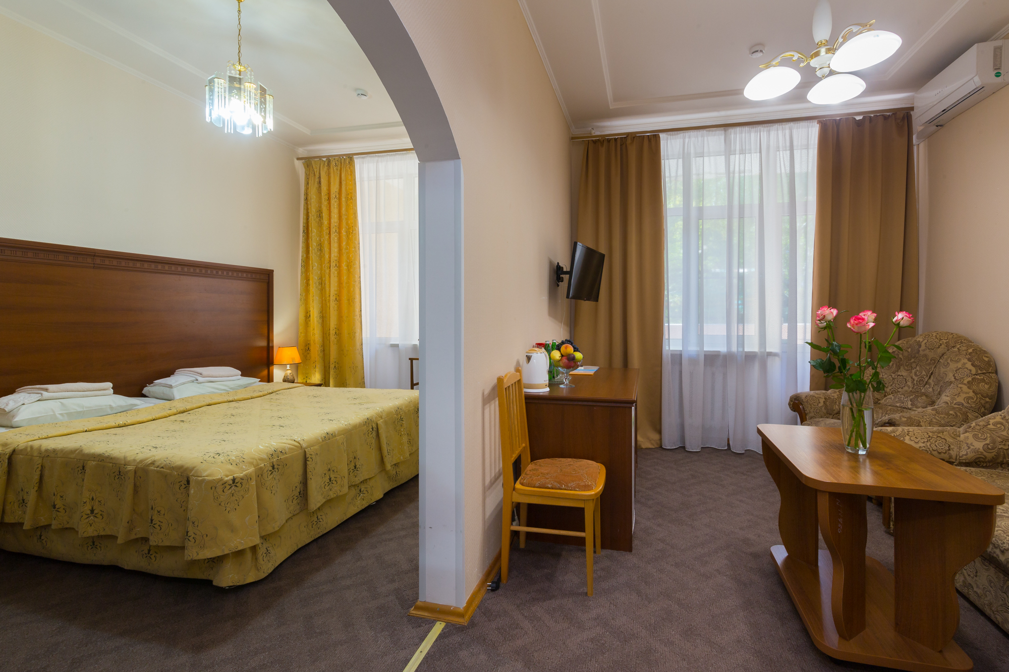 Санаторий москва кисловодск корпус 2 фото. Санаторий москва кисловодск фотогалерея. Номера санатория москва кисловодск. Санаторий москва кисловодск двухместный номер. Санаторий москва кисловодск номера.