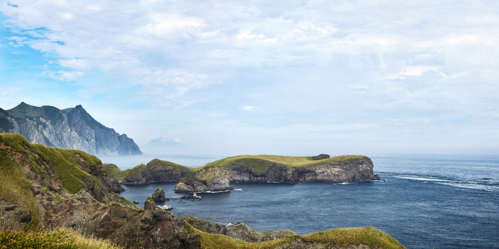 Южные курилы острова. Остров шикотан курильские острова. Уруп остров курилы. Остров итуруп курильские острова. Мыс край света на о шикотан.