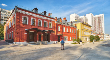 Старые купеческие дома на Школьной улице