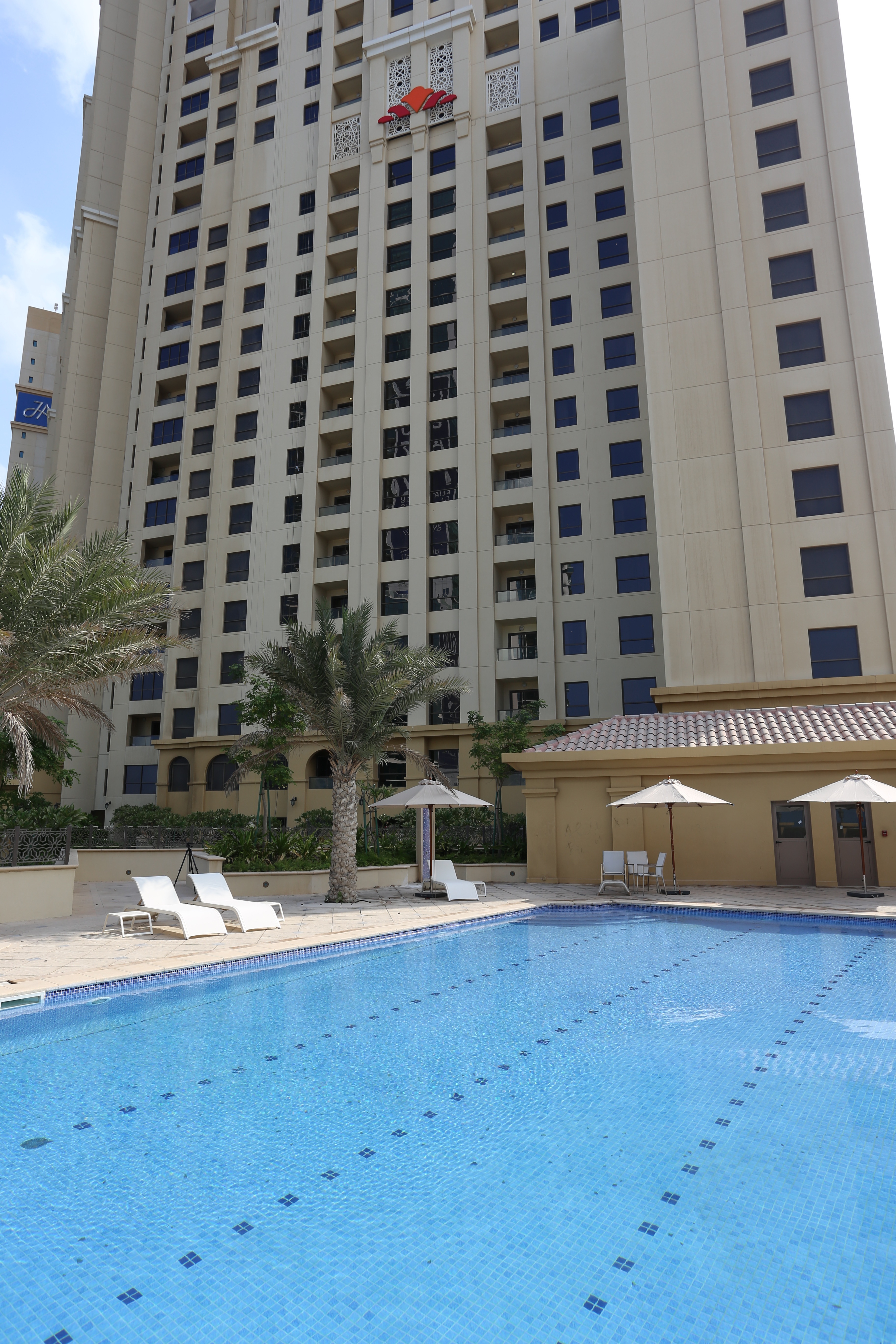 Ramada Hotel Dubai бассейн