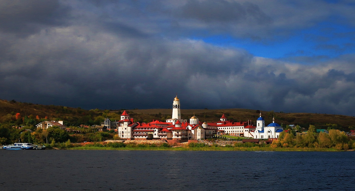 Самарская область инну. Мужской монастырь Винновка Самарская. Село Винновка Самарская. Волжский Афон Винновский монастырь. Село Винновка Казанский монастырь.