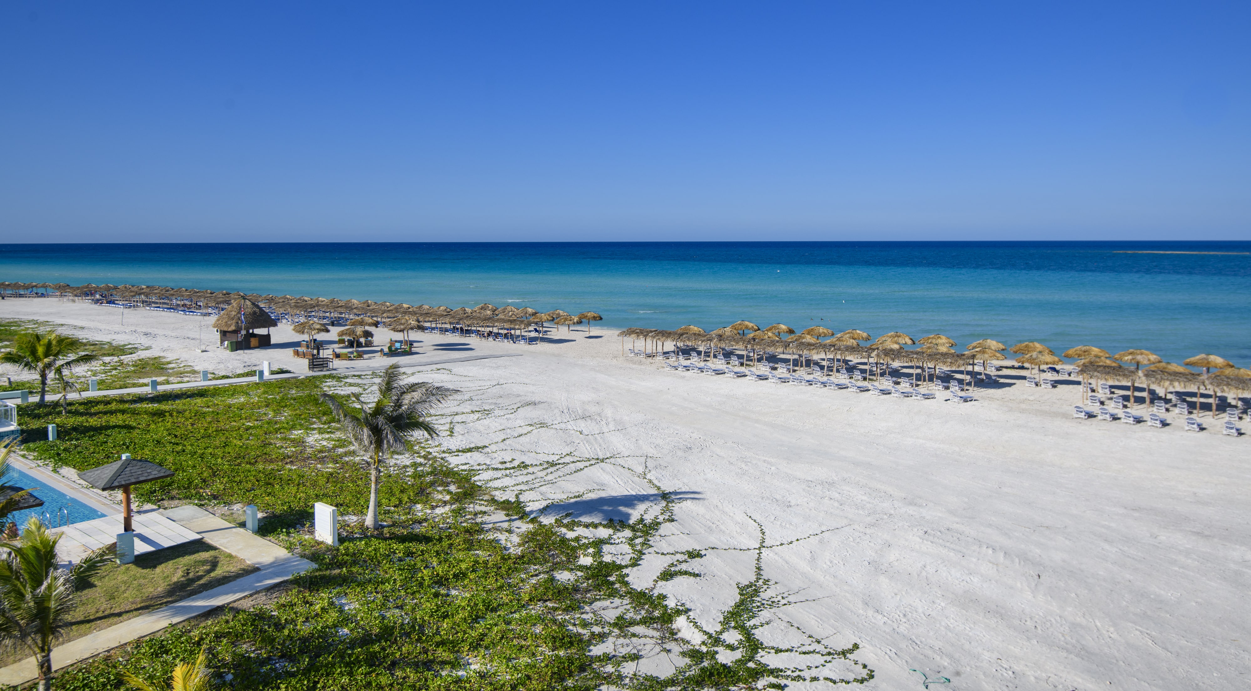 Grand aston cayo. Grand Aston Cayo PAREDON 5*. Grand Aston Cayo PAREDON 5*, Куба, Хардинес-дель-Рей. Отель на Кубе Woovo Playa hermosa Cayo PAREDON Resort 5. Куба в ноябре.