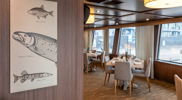 maxim-gorky-ship-restaurant-decor-s.jpg