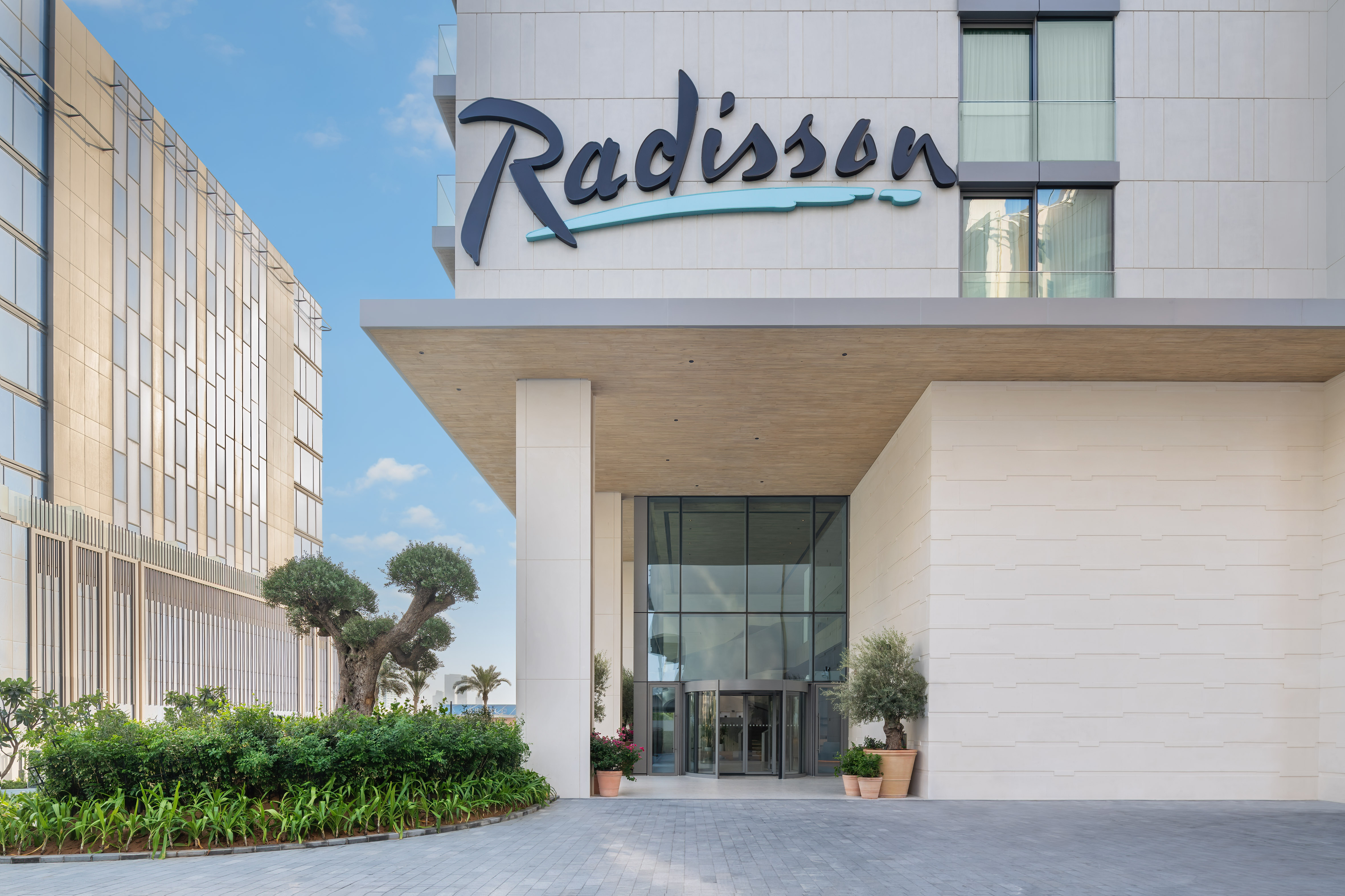 Radisson оаэ