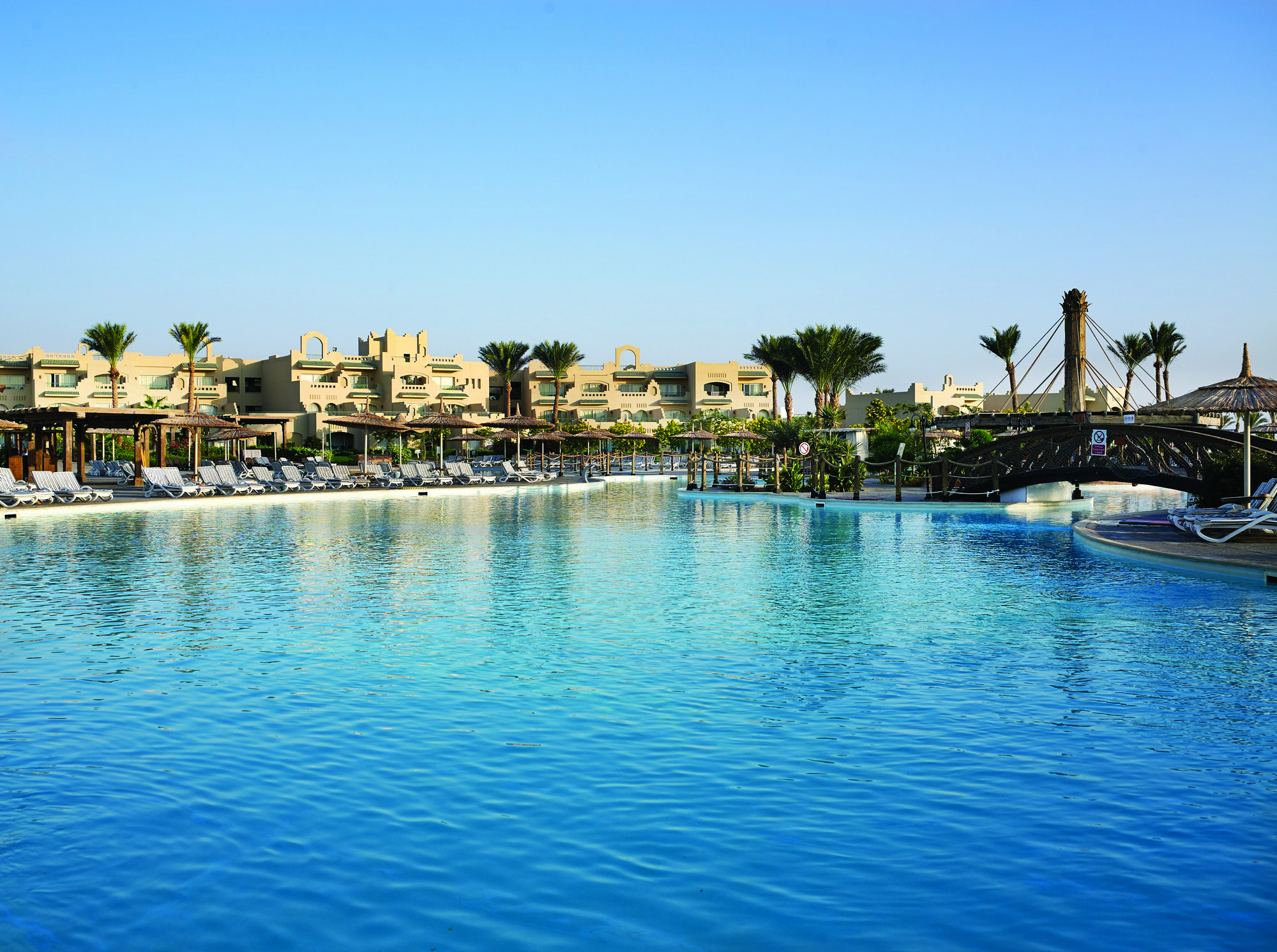 Coral sea water world resort. Отель Coral Sea Waterworld. Coral Sea Waterworld. Coral Sea Waterworld Sharm el Sheikh 5. Coral Beach Resort Tiran (ex. Coral Beach Rotana Resort Tiran) 4*.