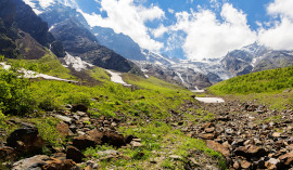 glacier-in-the-mountains-of-the-Greater-Caucasus-s.jpg