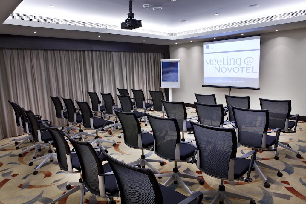 Novotel 4 оаэ. Новотель Красноярск конференц зал. Novotel Dubai Deira City Centre отзывы 2021 год.