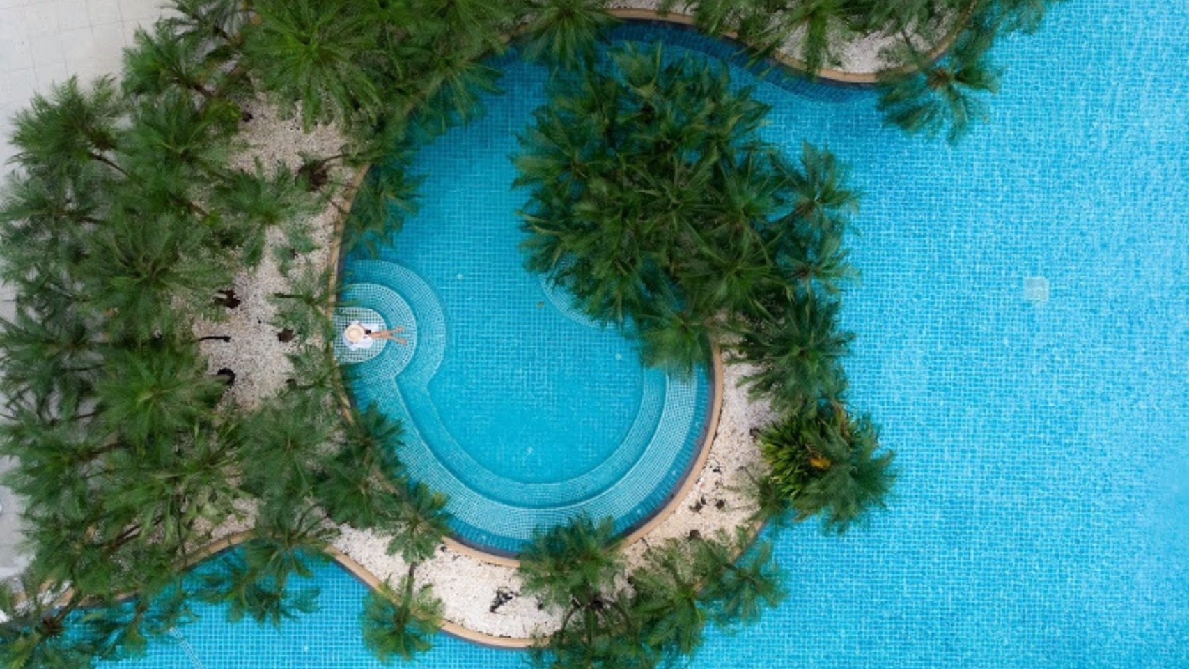 Plus playa el agua 5. Отель Duangjitt Resort & Spa 5. SUNSOL Ecoland 4*. Дуанджит Пхукет горки есть.