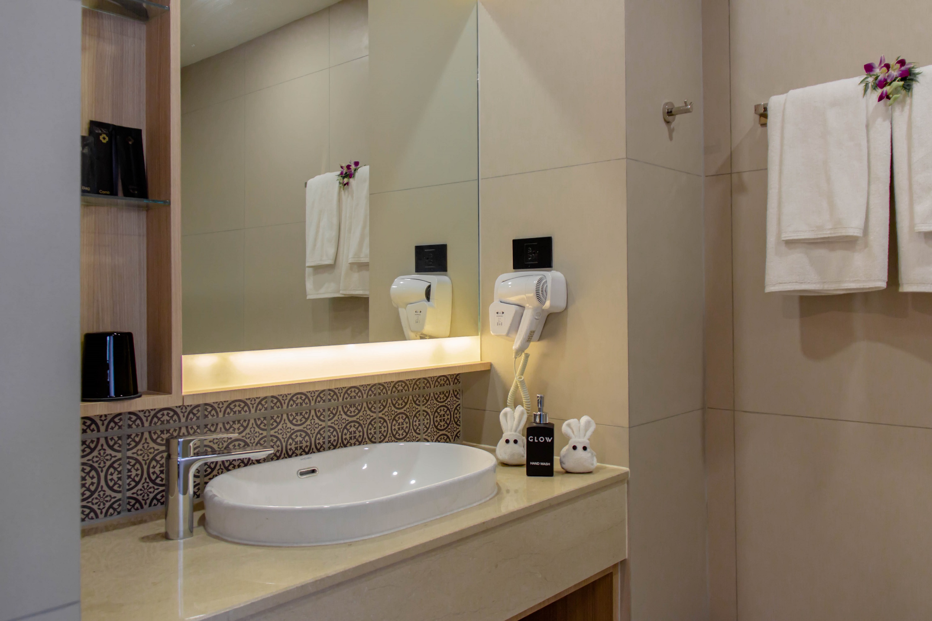 Glow mira отзывы. Glow Mira Karon Beach 4. Glow Mira Karon Beach. Glow Mira Karon 4* (Karon)